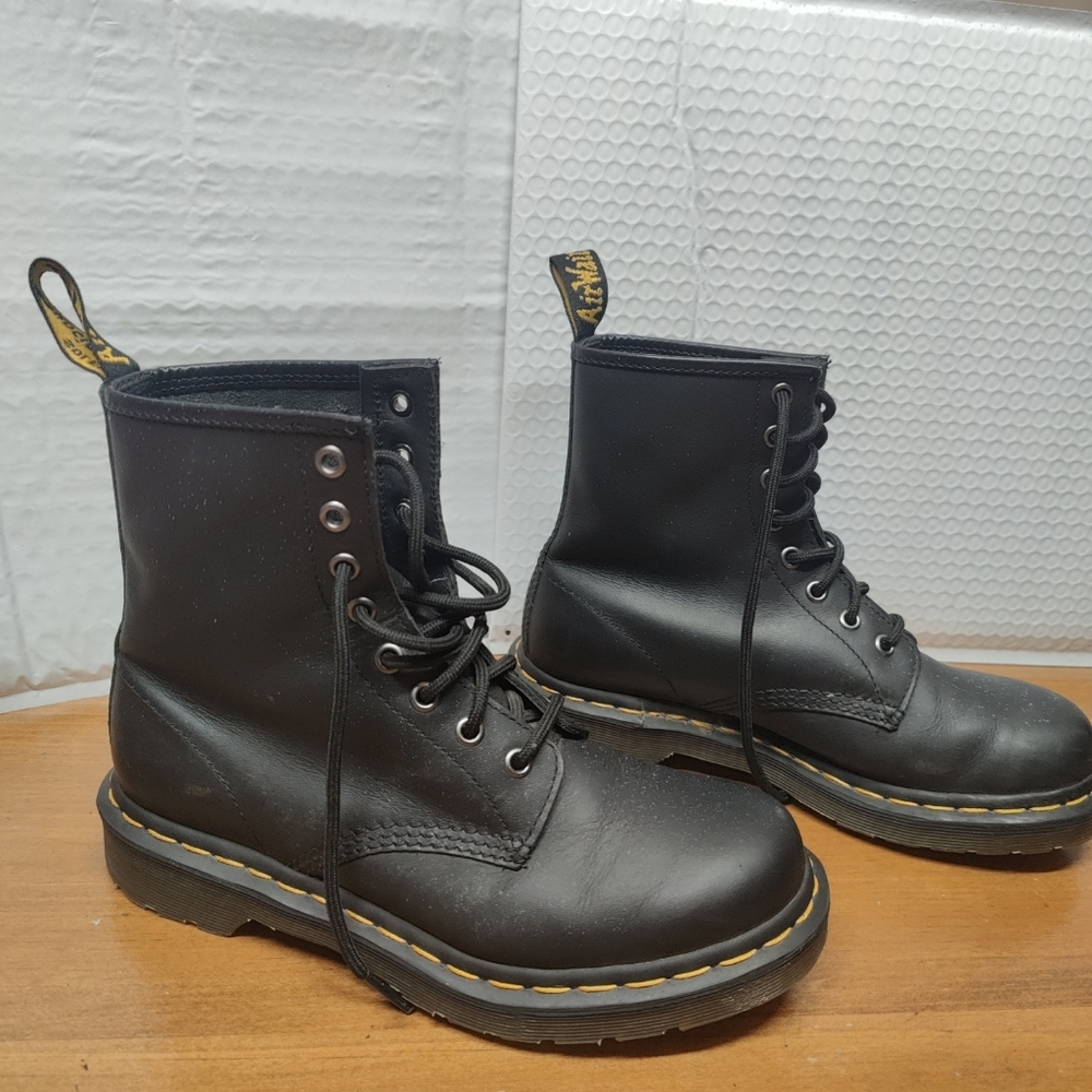 Dr. Martens 1460 Smooth Leather Lace Up Boots Womens Size 7 - Picture 5 of 14